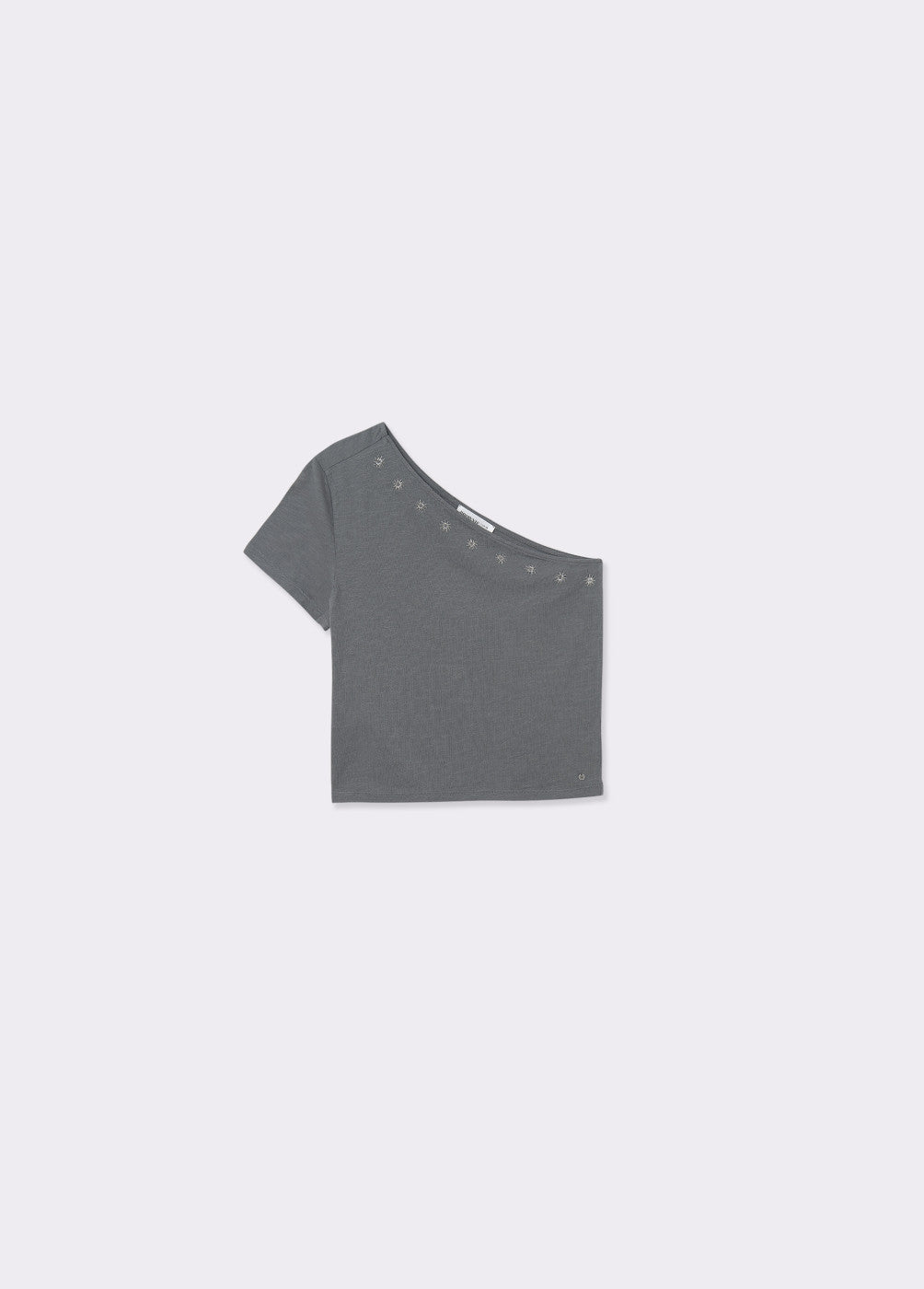 Camiseta asimétrica bordada