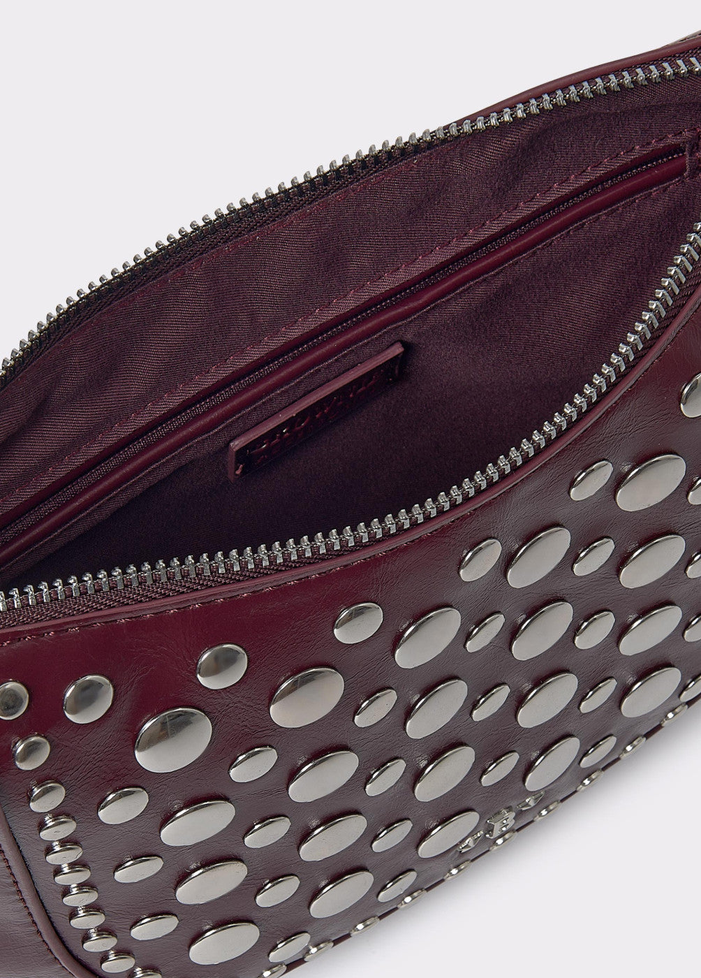 Bolso bandolera tachas