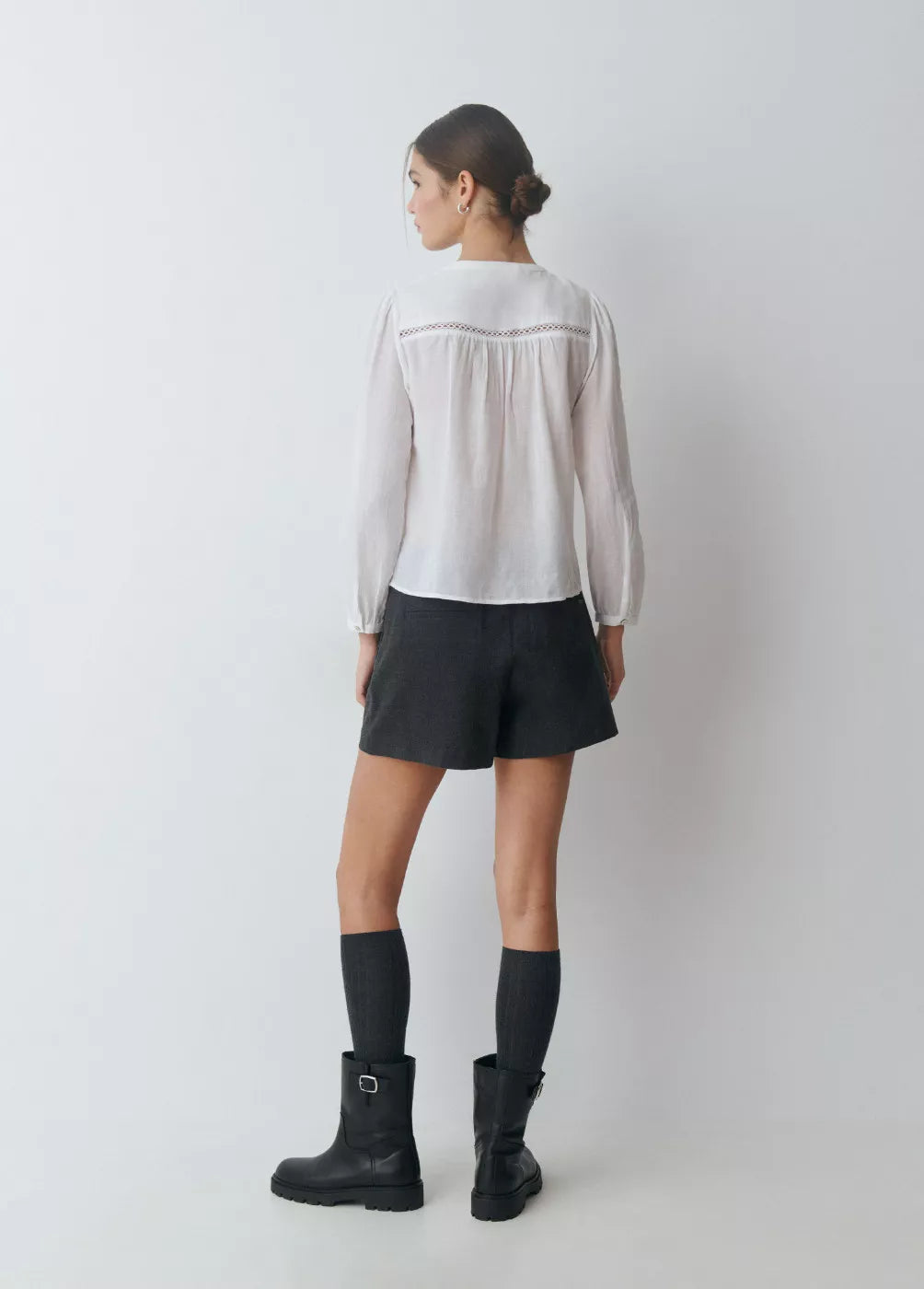 Blusa romántica detalle puntillas