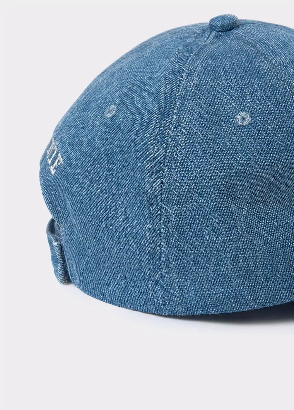 Gorra denim bordada