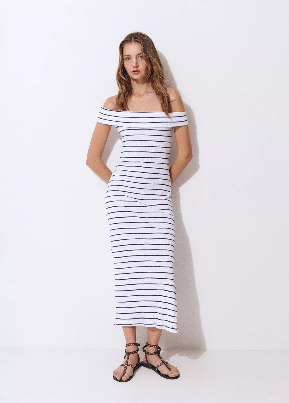 Vestido escote bañera raya tejida