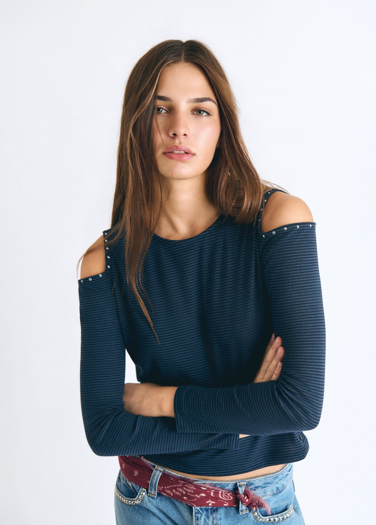 Camiseta rayas cut out bordado