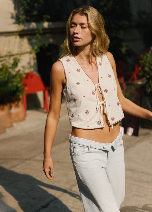 Chaleco bordado cenefa