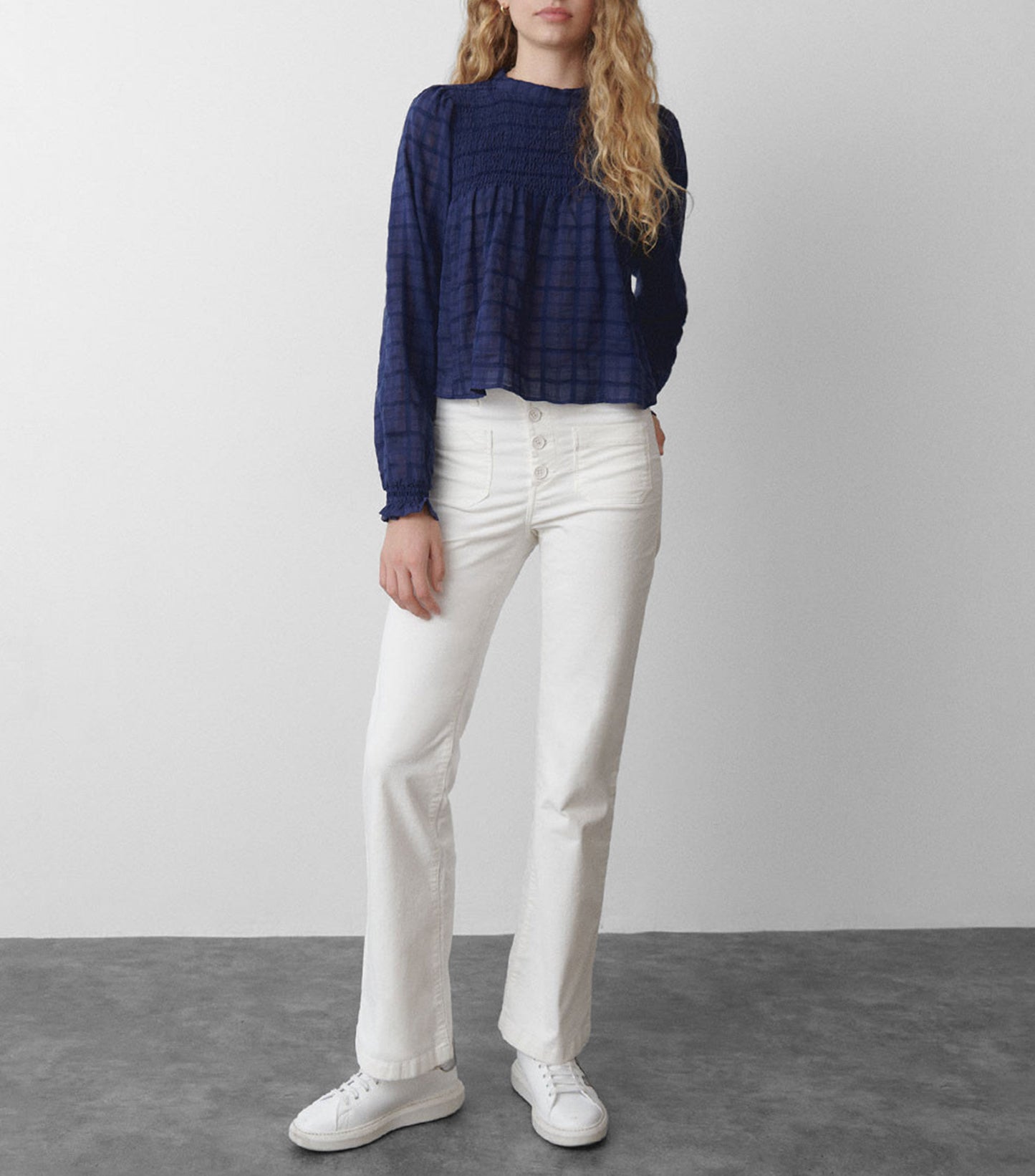 Blusa lisa con manga larga