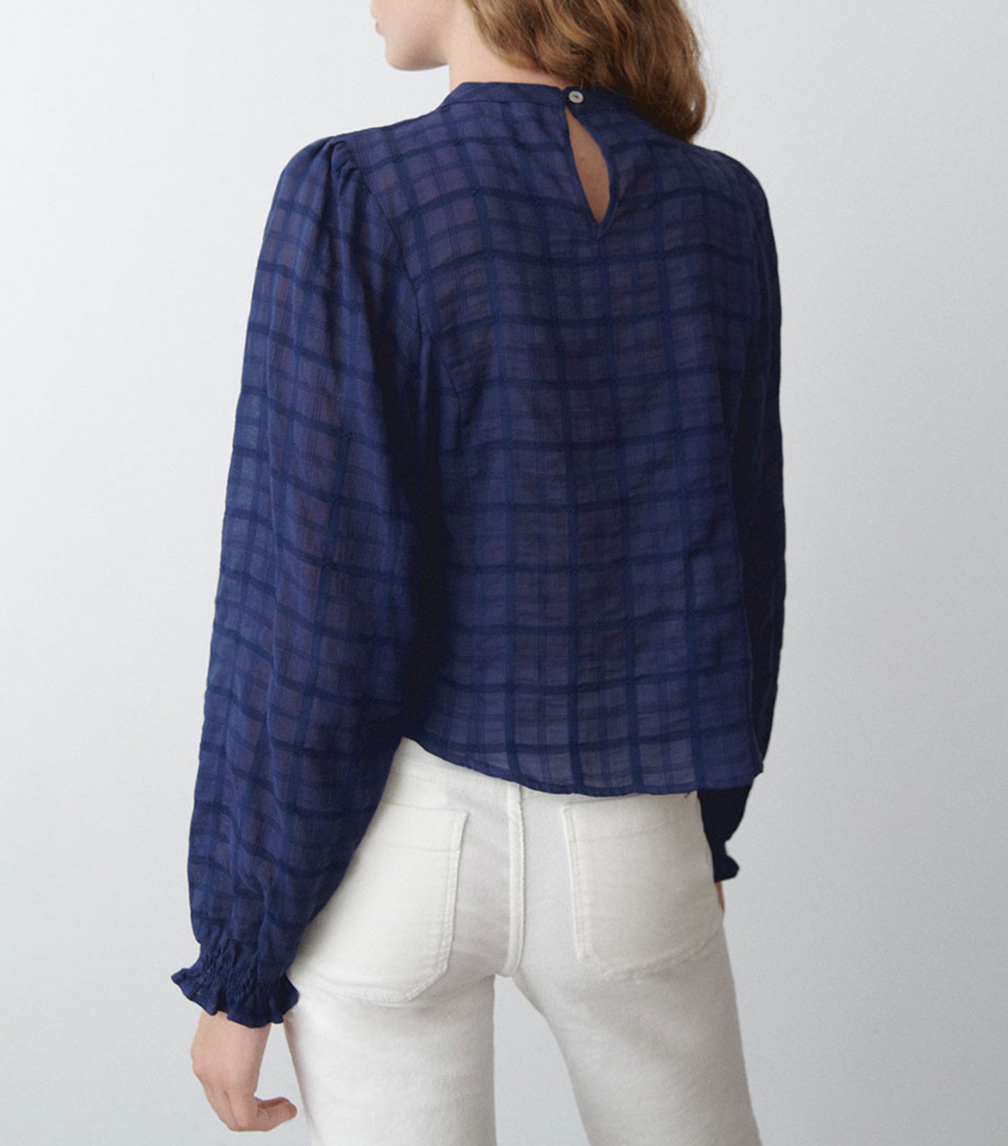 Blusa lisa con manga larga