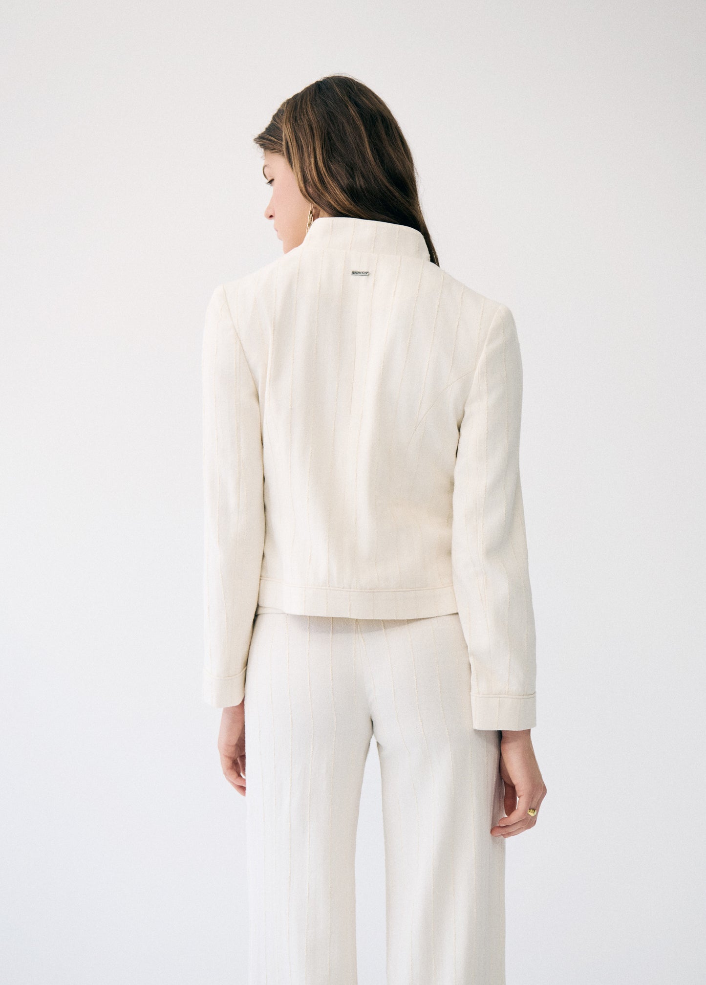 Chaqueta tejido textura y vivos