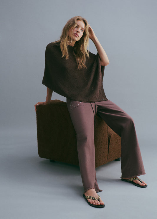 Pantalón fluido tachas