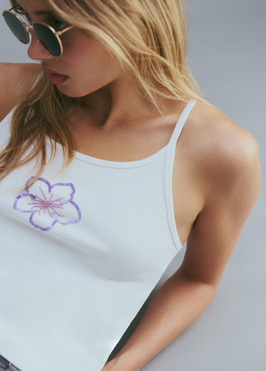 Camiseta rib bordado lentejuelas