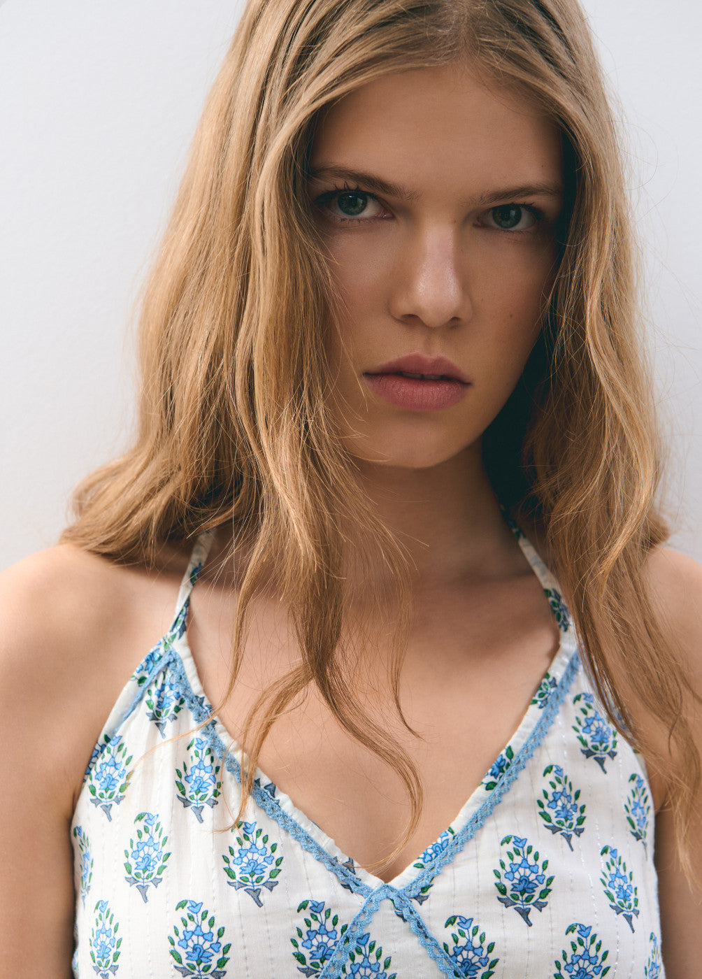 Vestido largo cut out block print