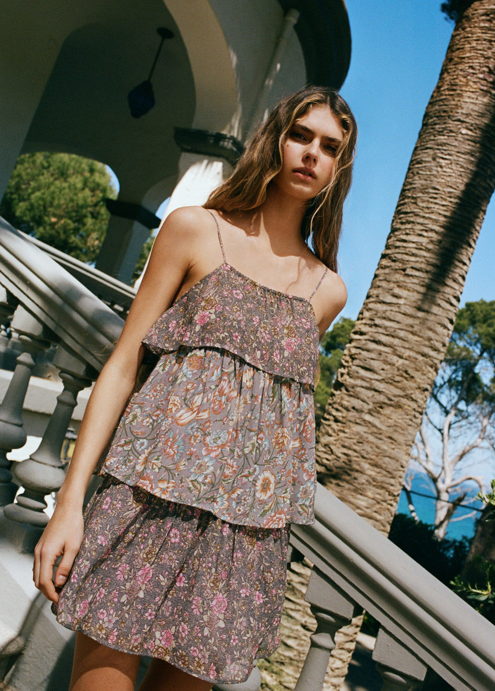 Vestido capas flores