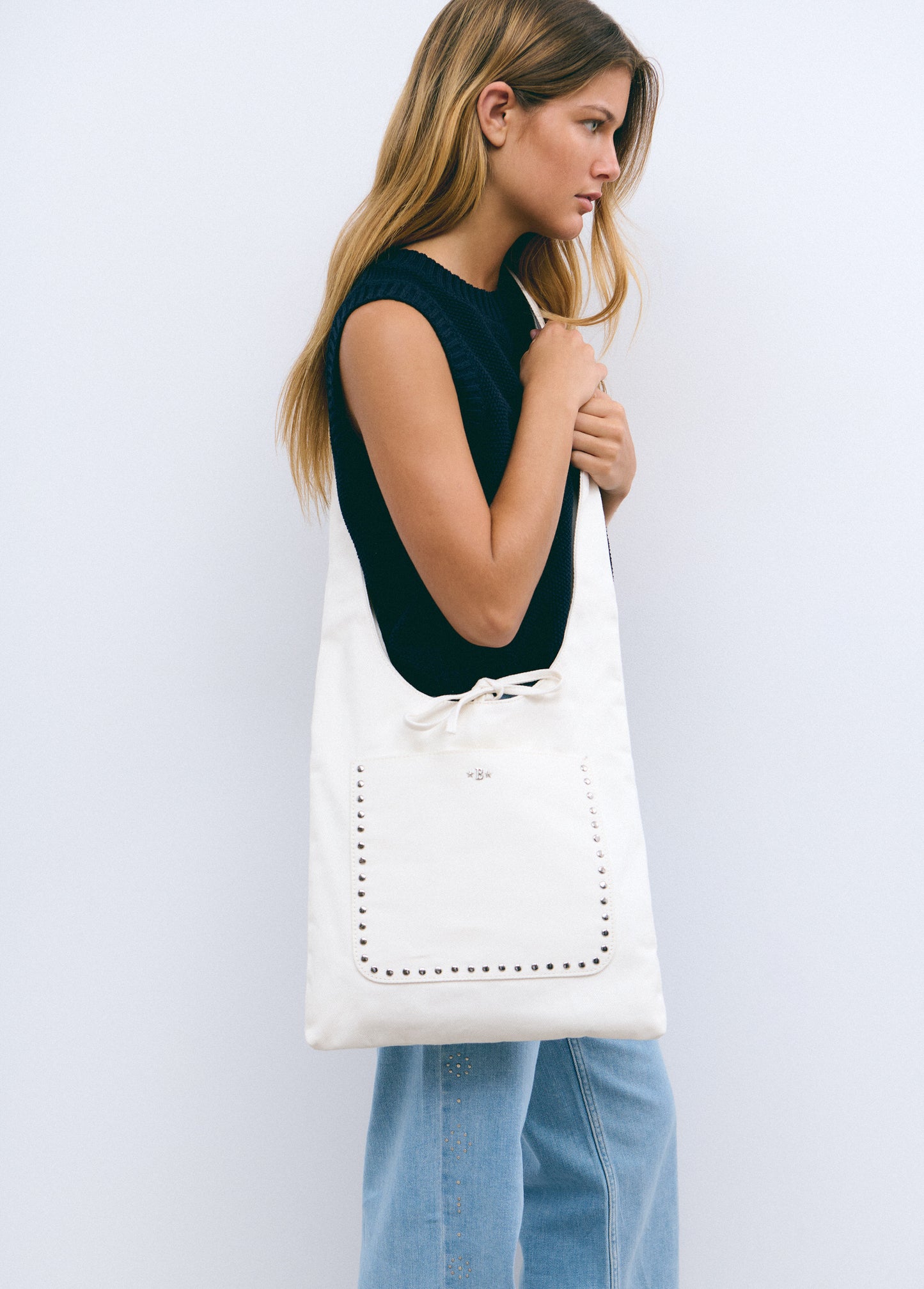 Bolso shopper tachas
