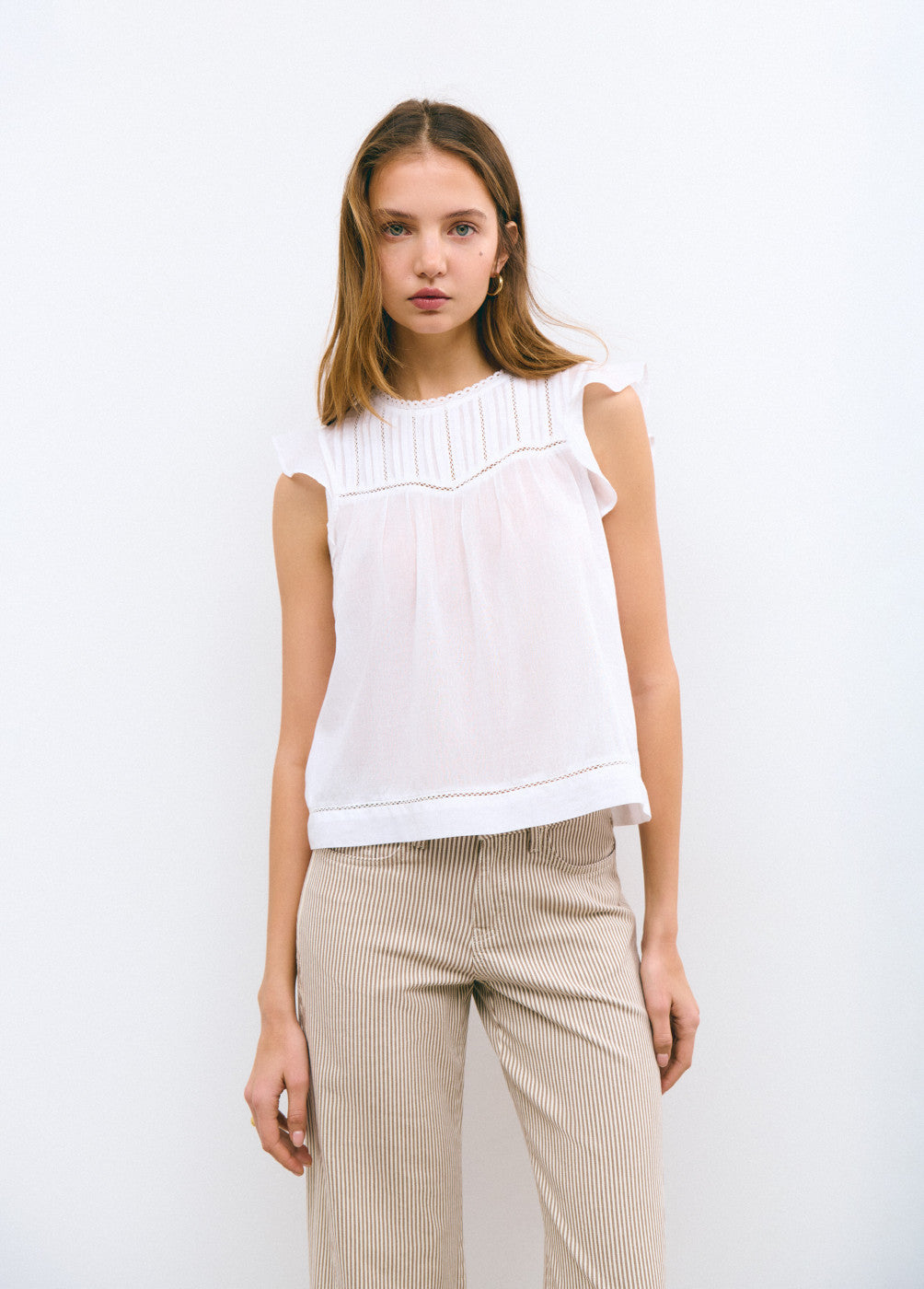 Blusa romántica cuello redondo