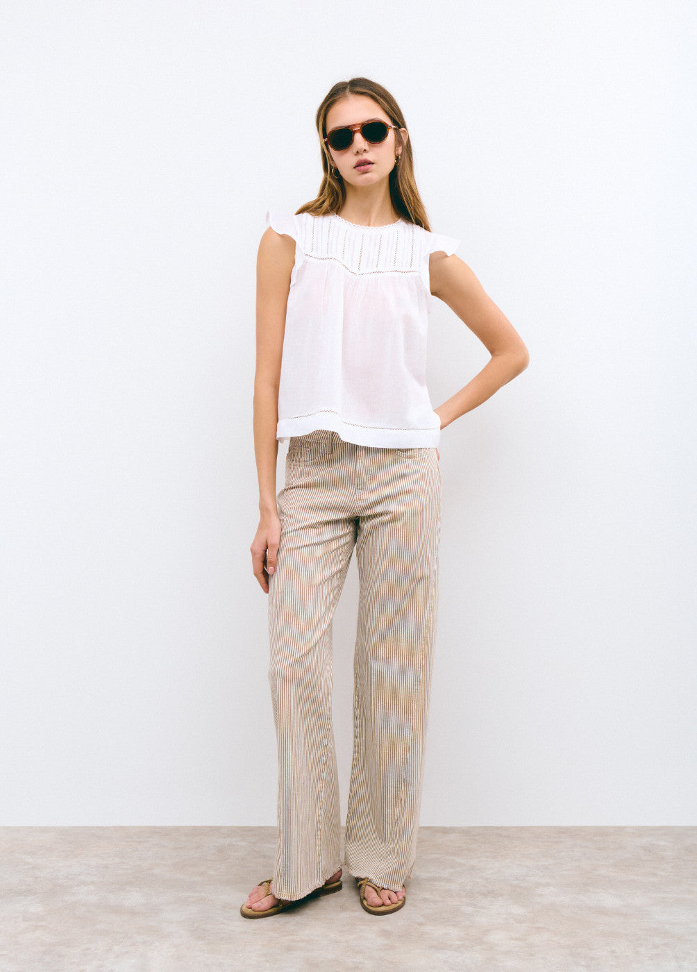 Blusa romántica cuello redondo