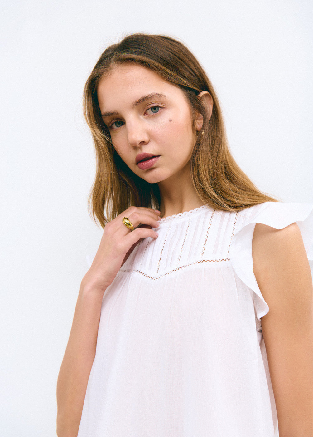 Blusa romántica cuello redondo