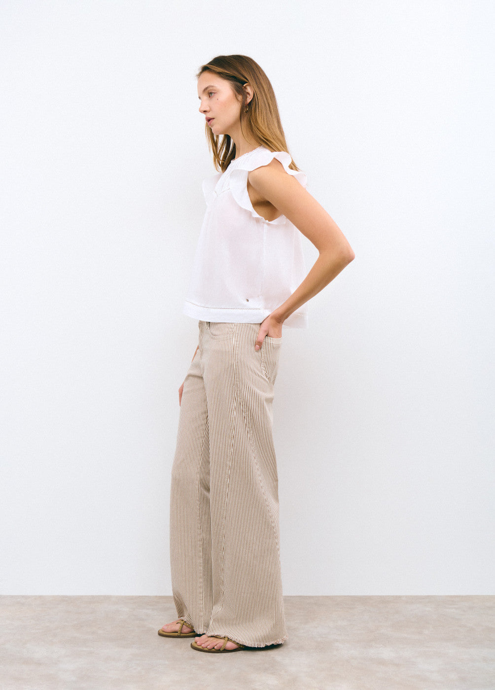 Blusa romántica cuello redondo