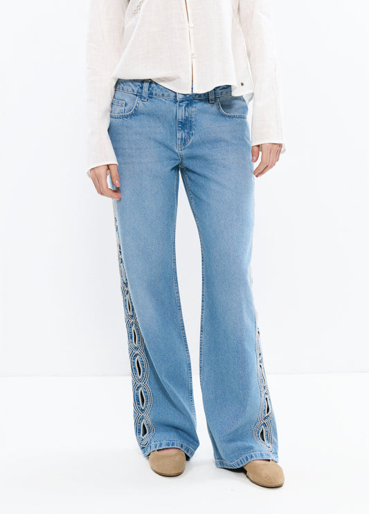 Pantalón recto bordados laterales