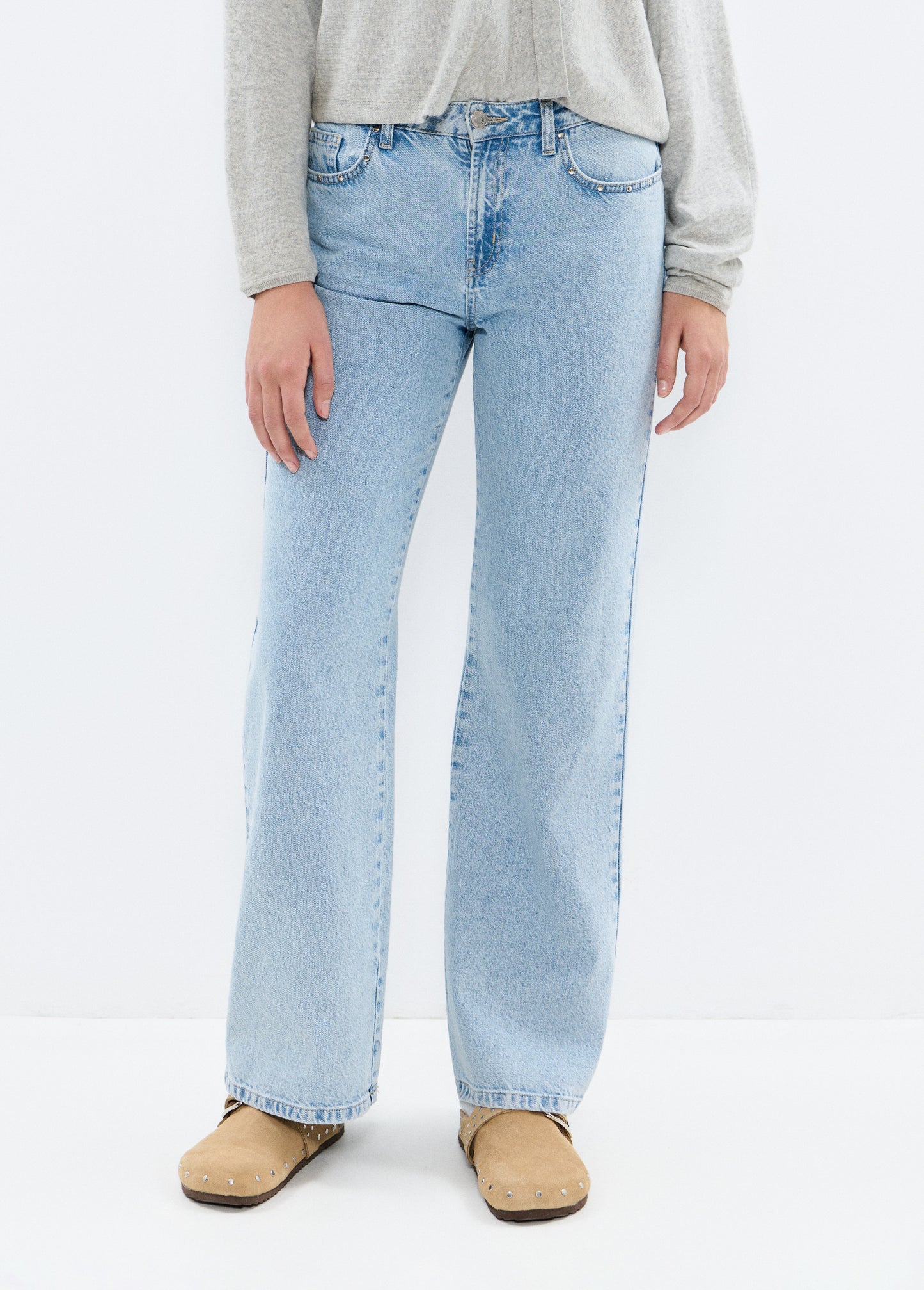 Jeans straight bordado bolsillos