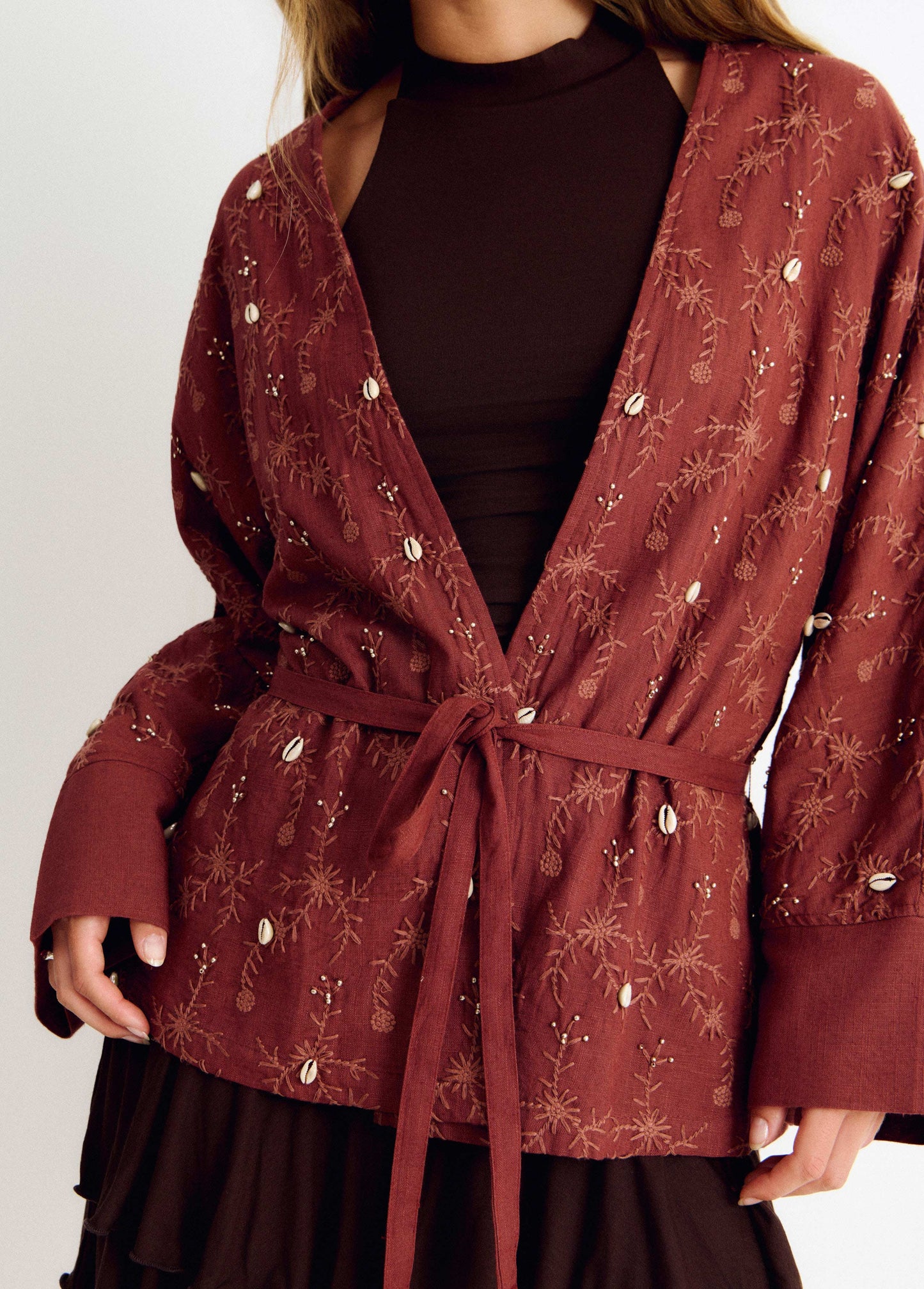 Chaqueta kaftan bordados pedrería