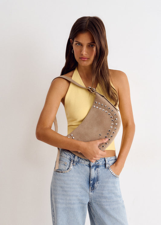 Bolso media luna tachas