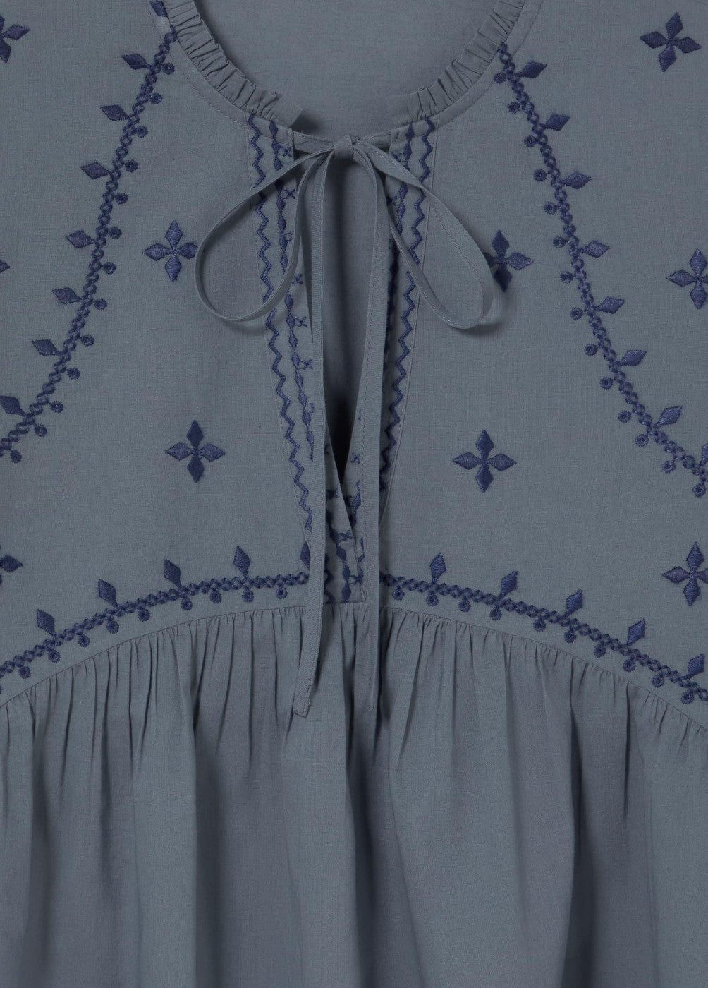 Blusa ml detalle bordados