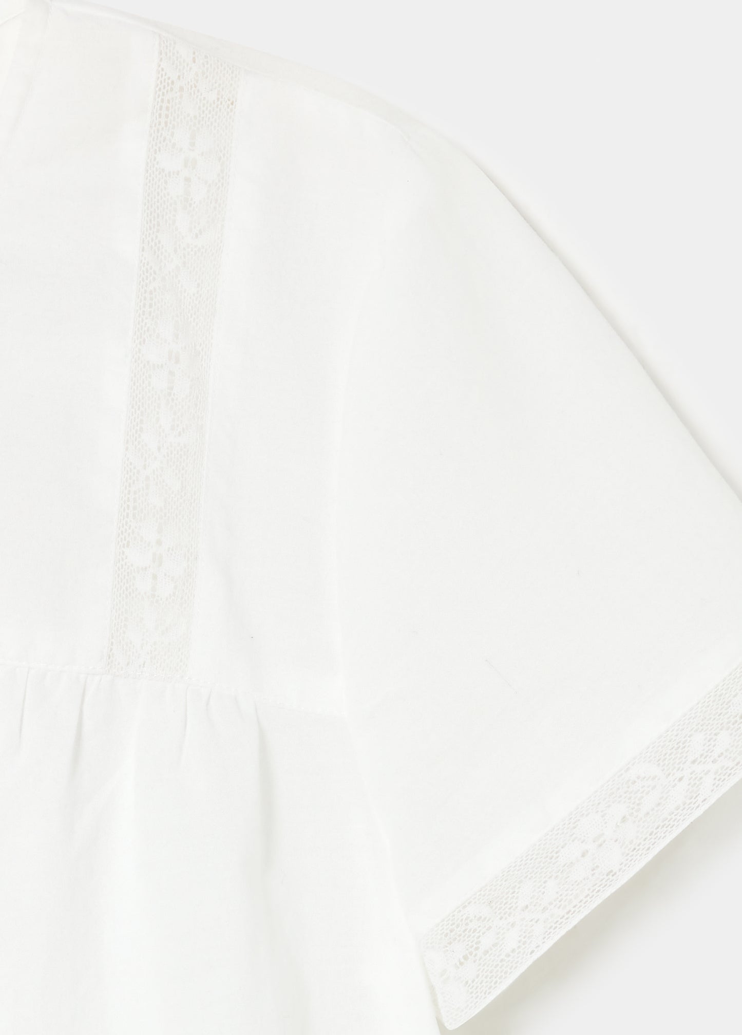 Blusa detalle laces