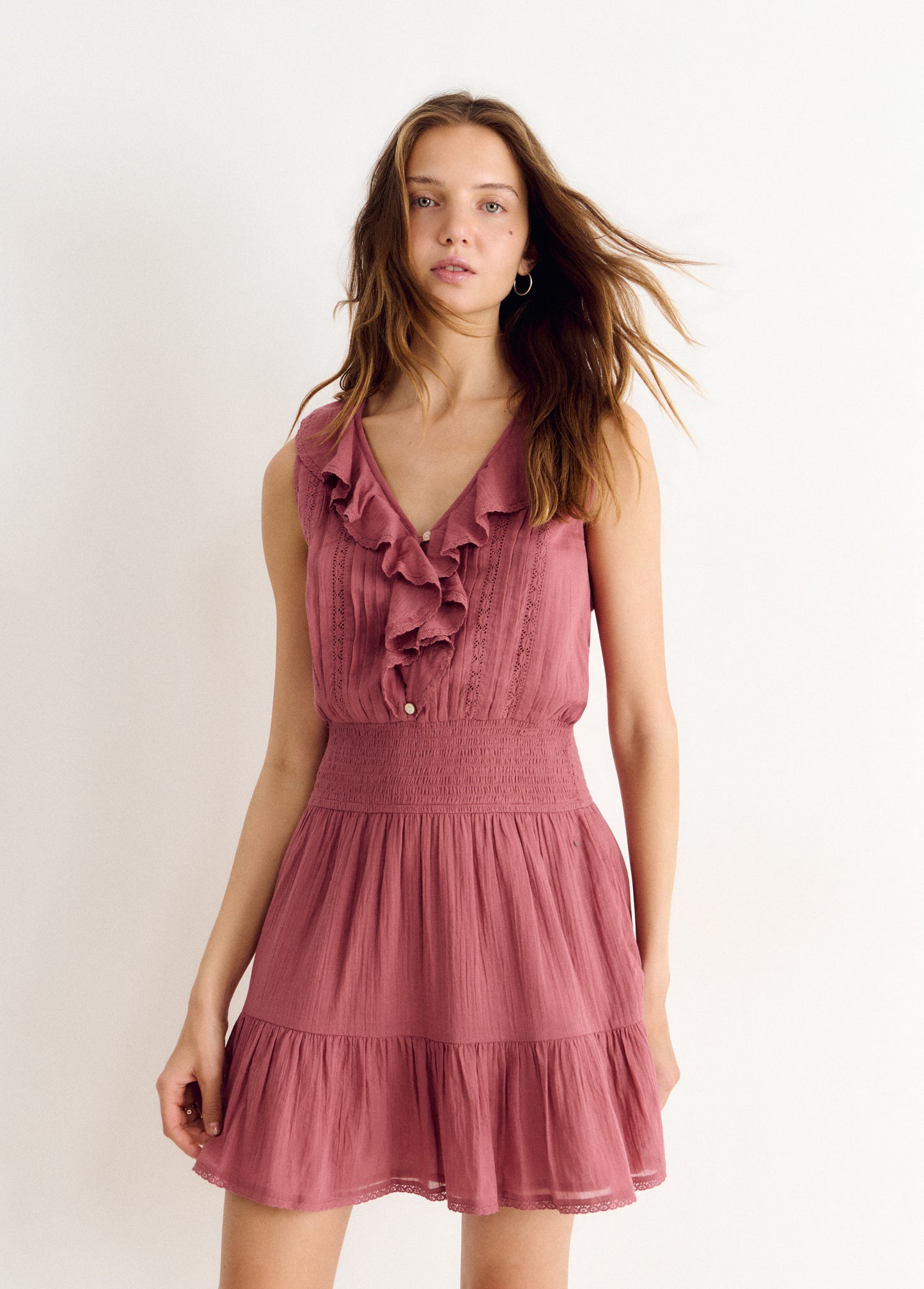 Vestido corto volantes