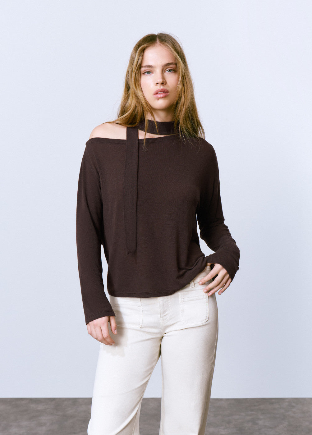 Camiseta asimétrica lisa