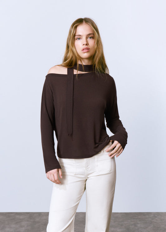 Camiseta asimétrica lisa