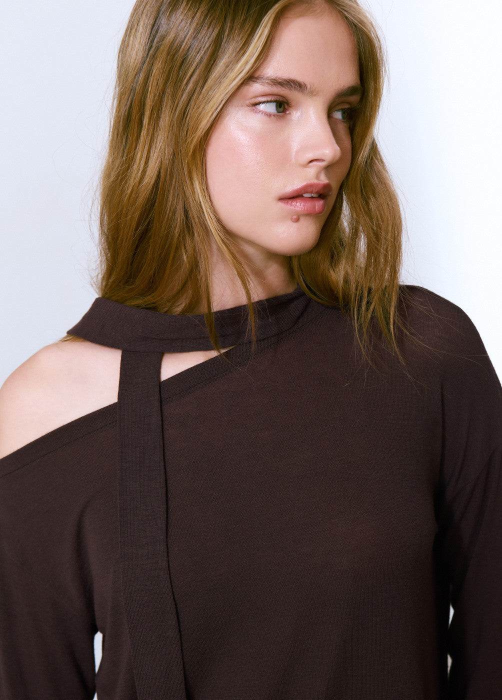 Camiseta asimétrica lisa
