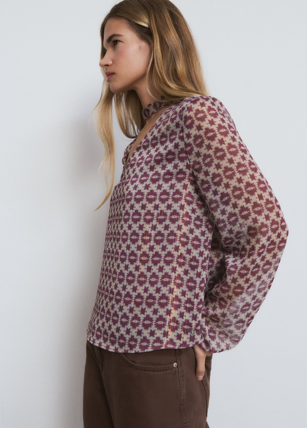 Blusa estampada choker