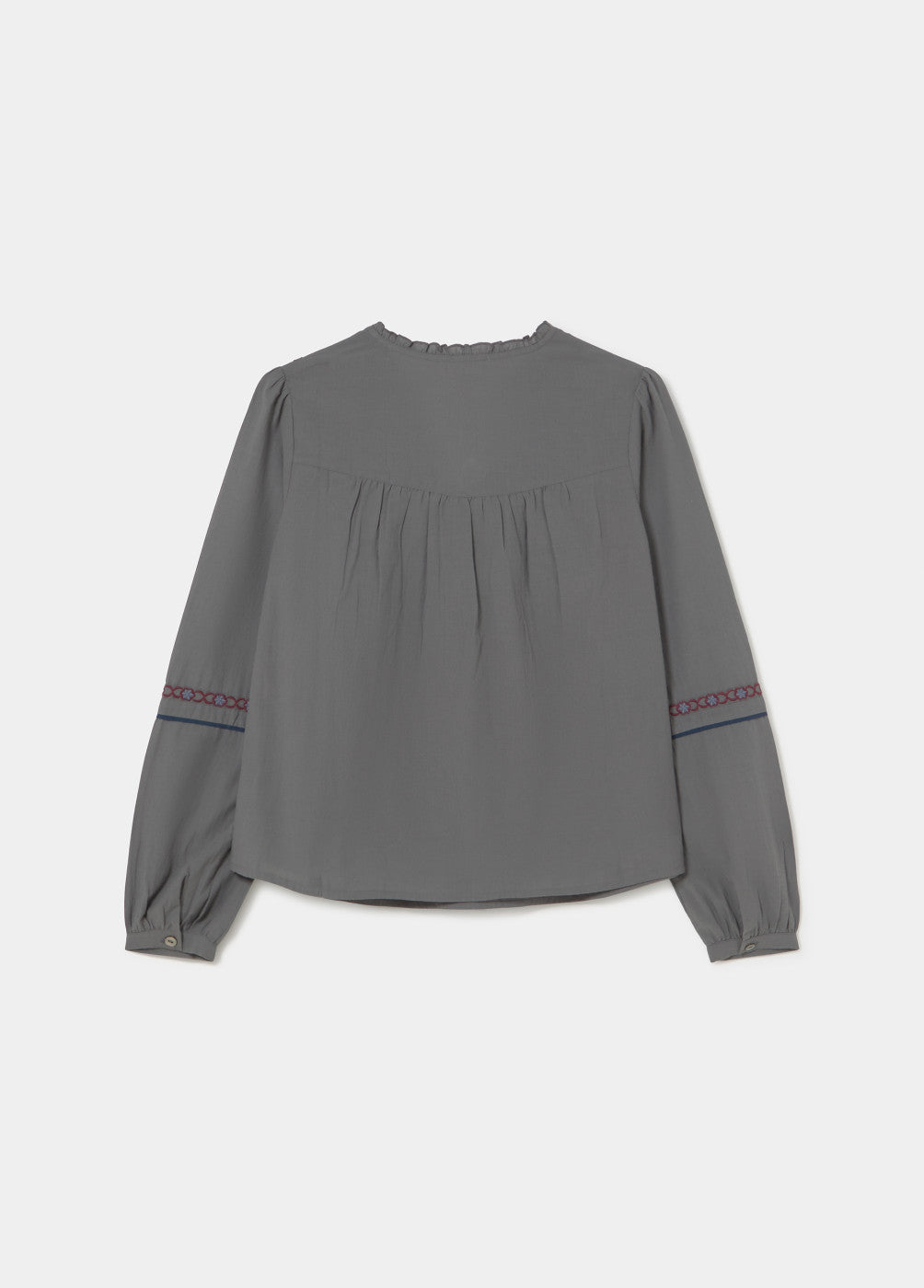 Blusa bordado contraste