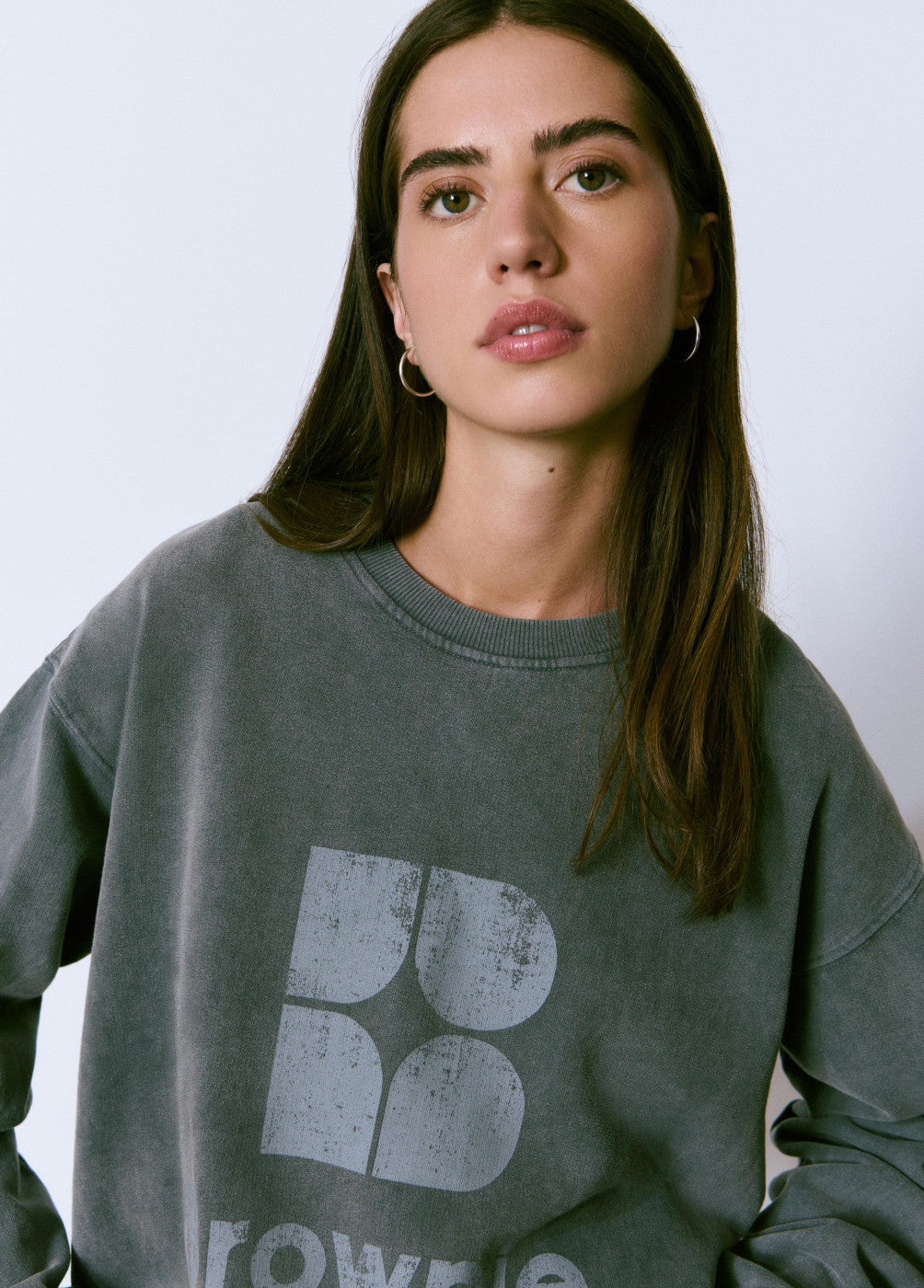 Sudadera gris logo