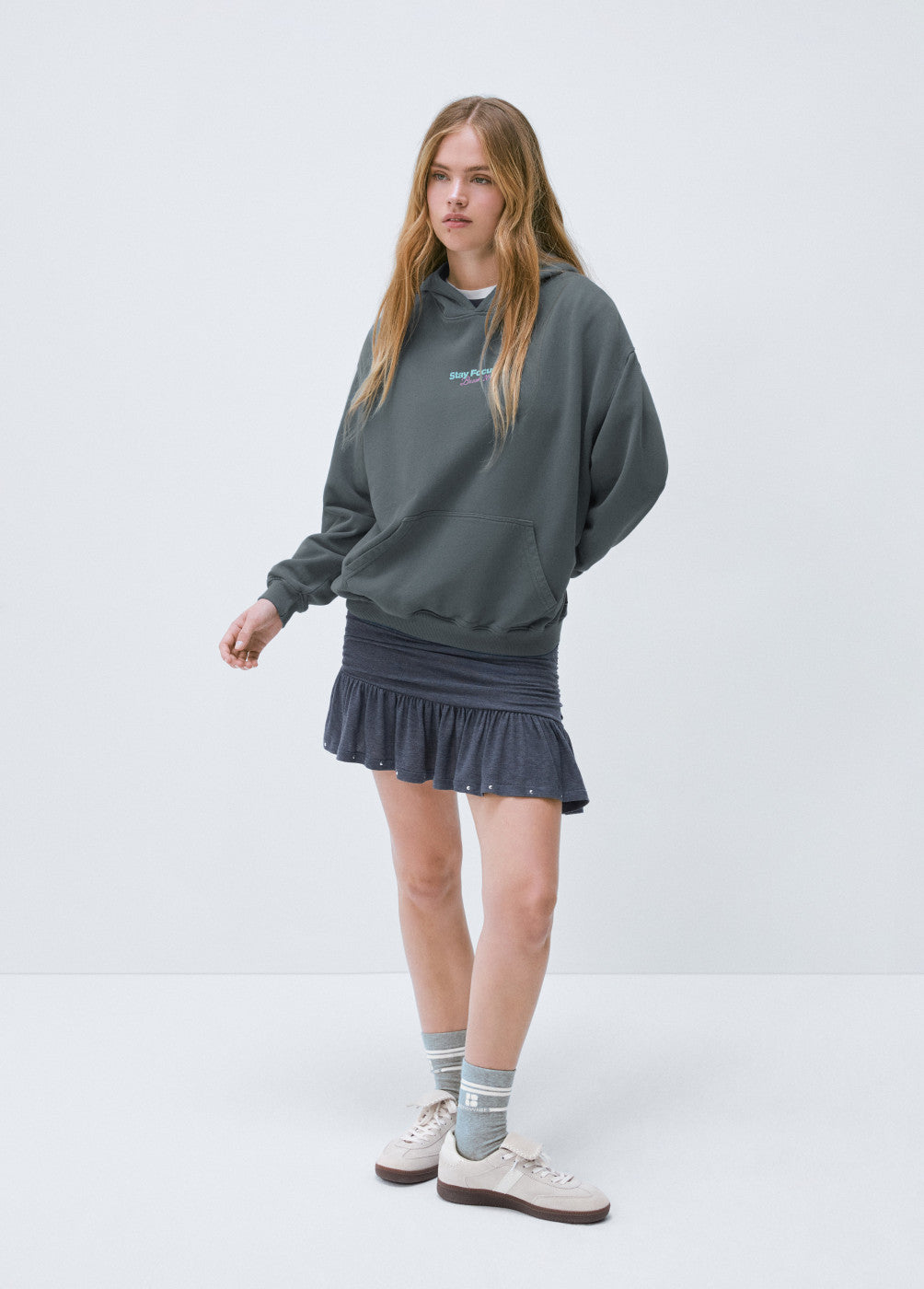 Sudadera capucha print espalda