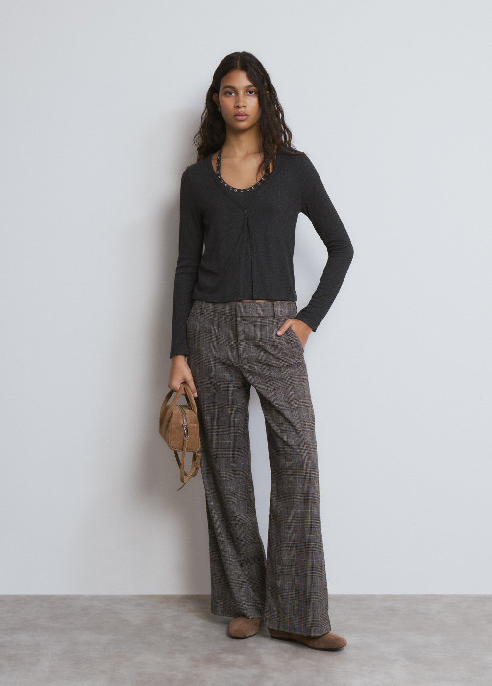 Camiseta doble tachas cuello