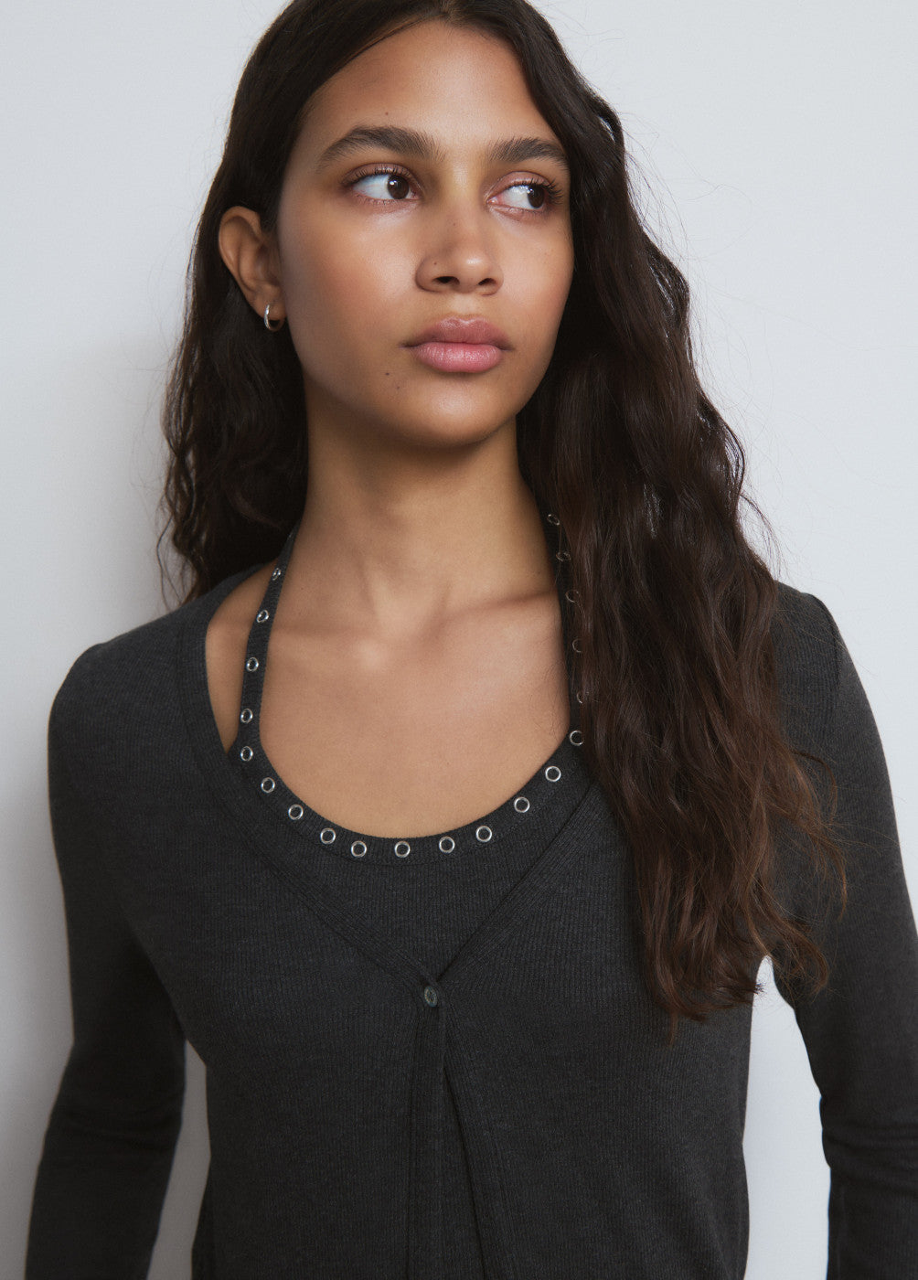 Camiseta doble tachas cuello