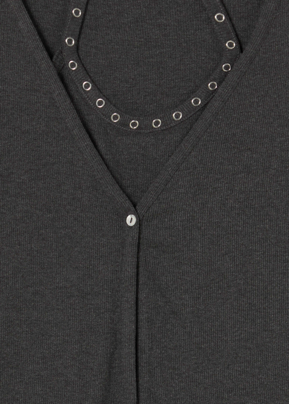 Camiseta doble tachas cuello