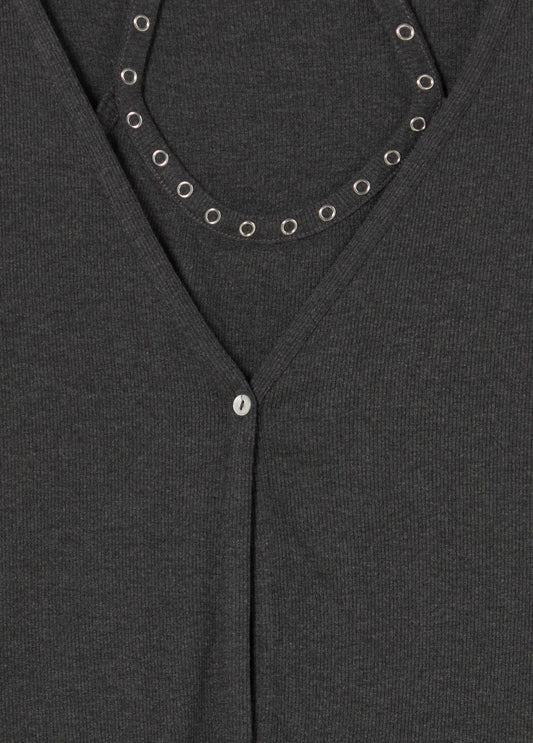 Camiseta doble tachas cuello