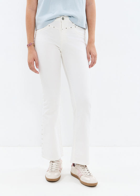 Jeans flare cropped tachas