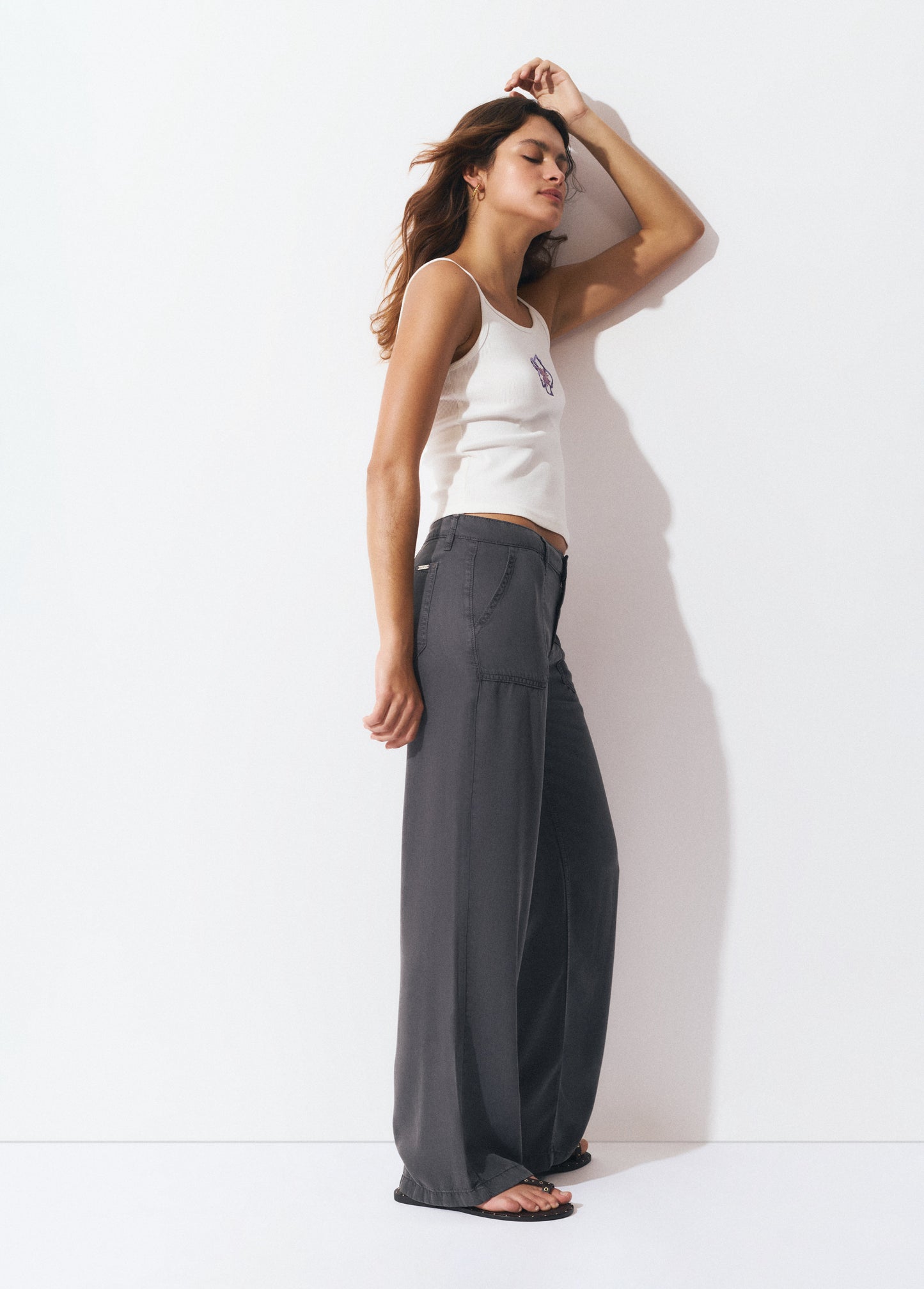 Pantalon bolsillo parche fluido