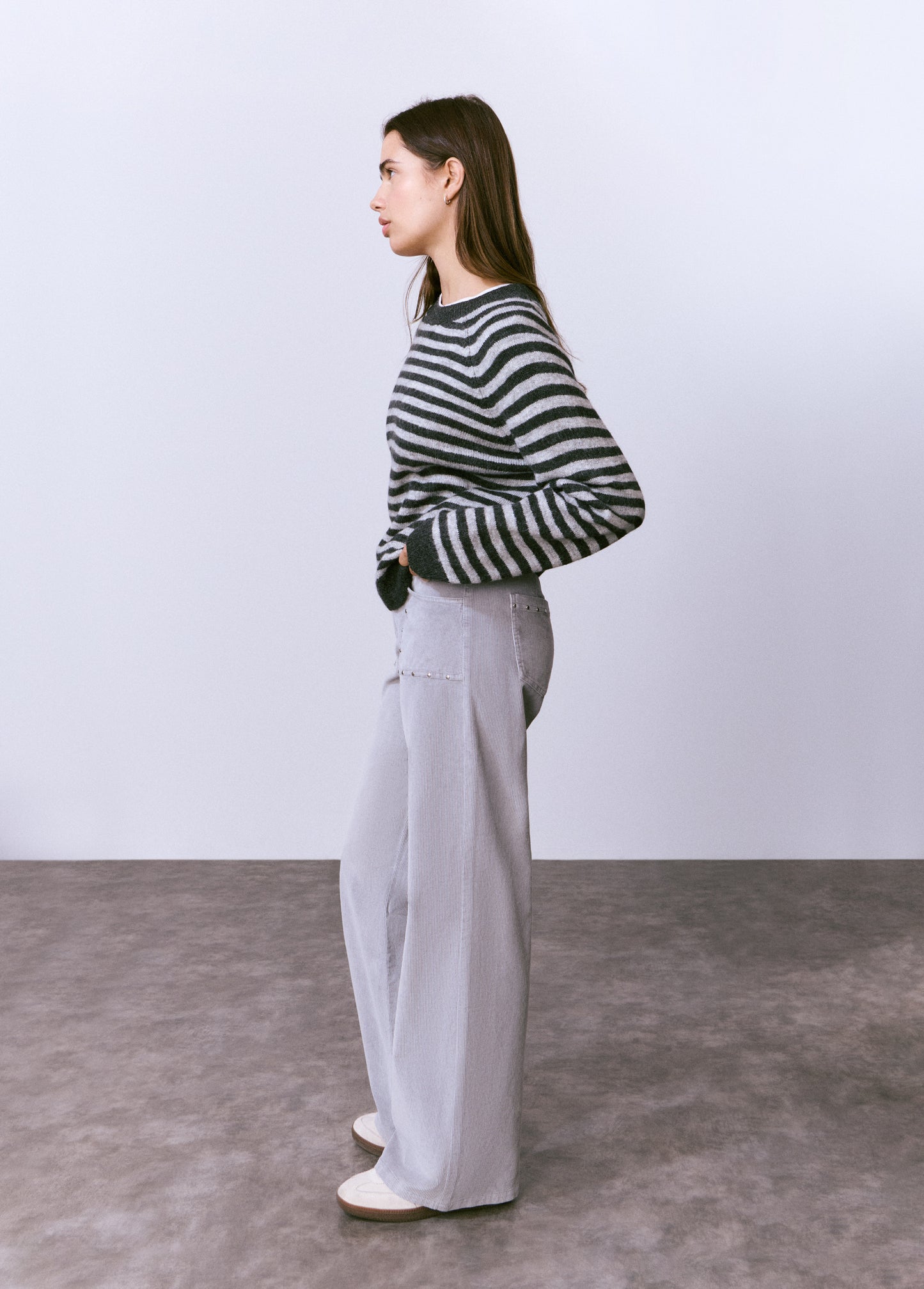 Pantalón pana culotte tachas