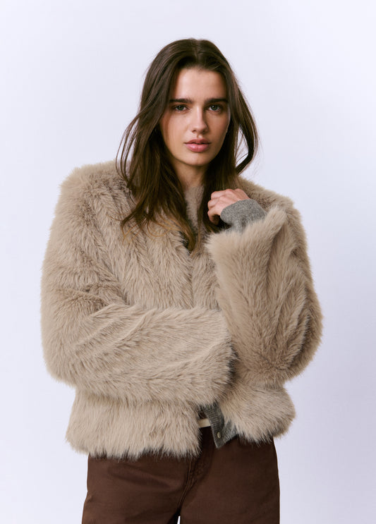 Abrigo efecto pelo
