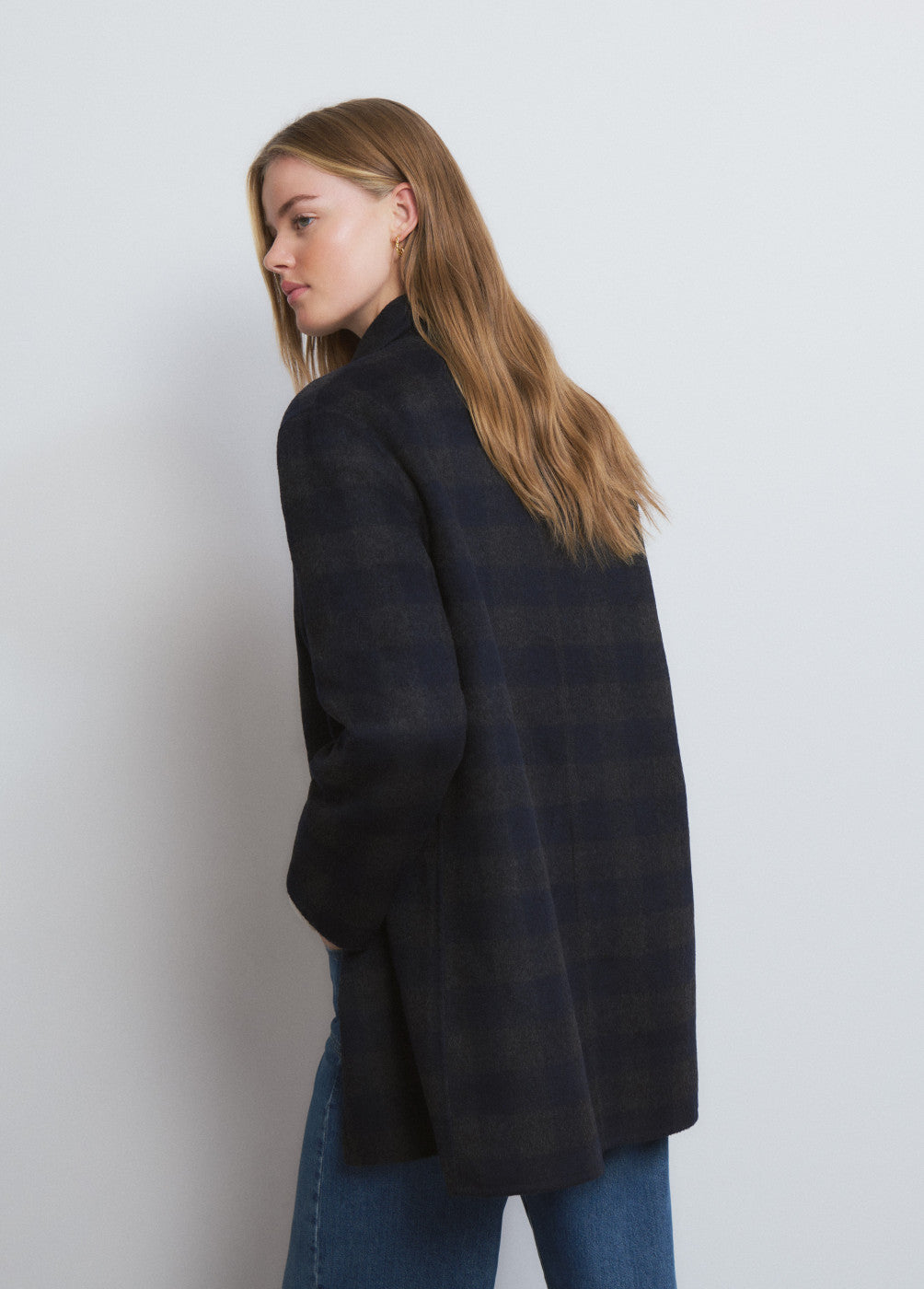 Abrigo largo medio cuadros