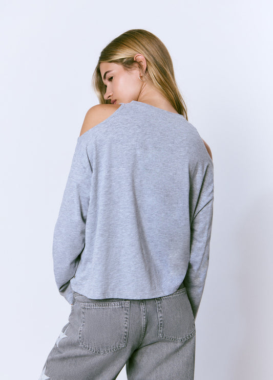 Camiseta hombros descubiertos tachas