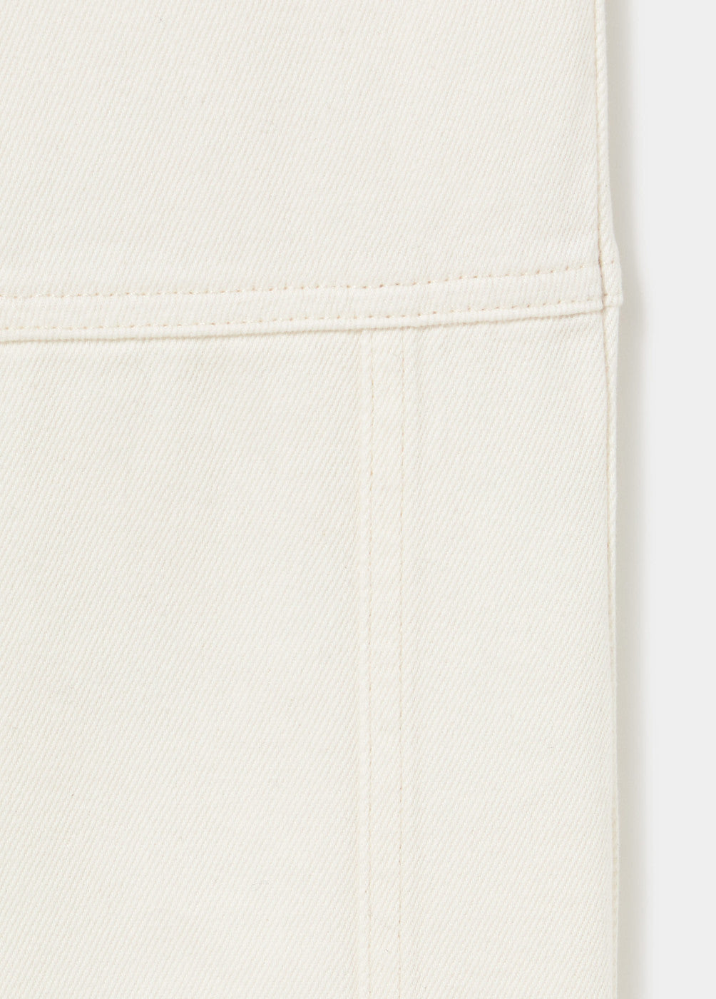 Pantalón cortes relaxed