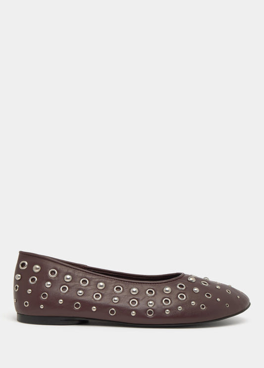 Bailarina eyelets y tachas cuero