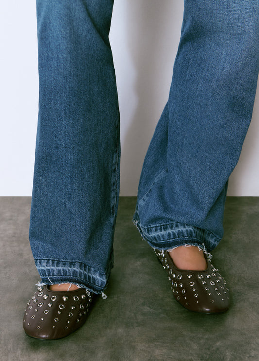 Bailarina eyelets y tachas cuero