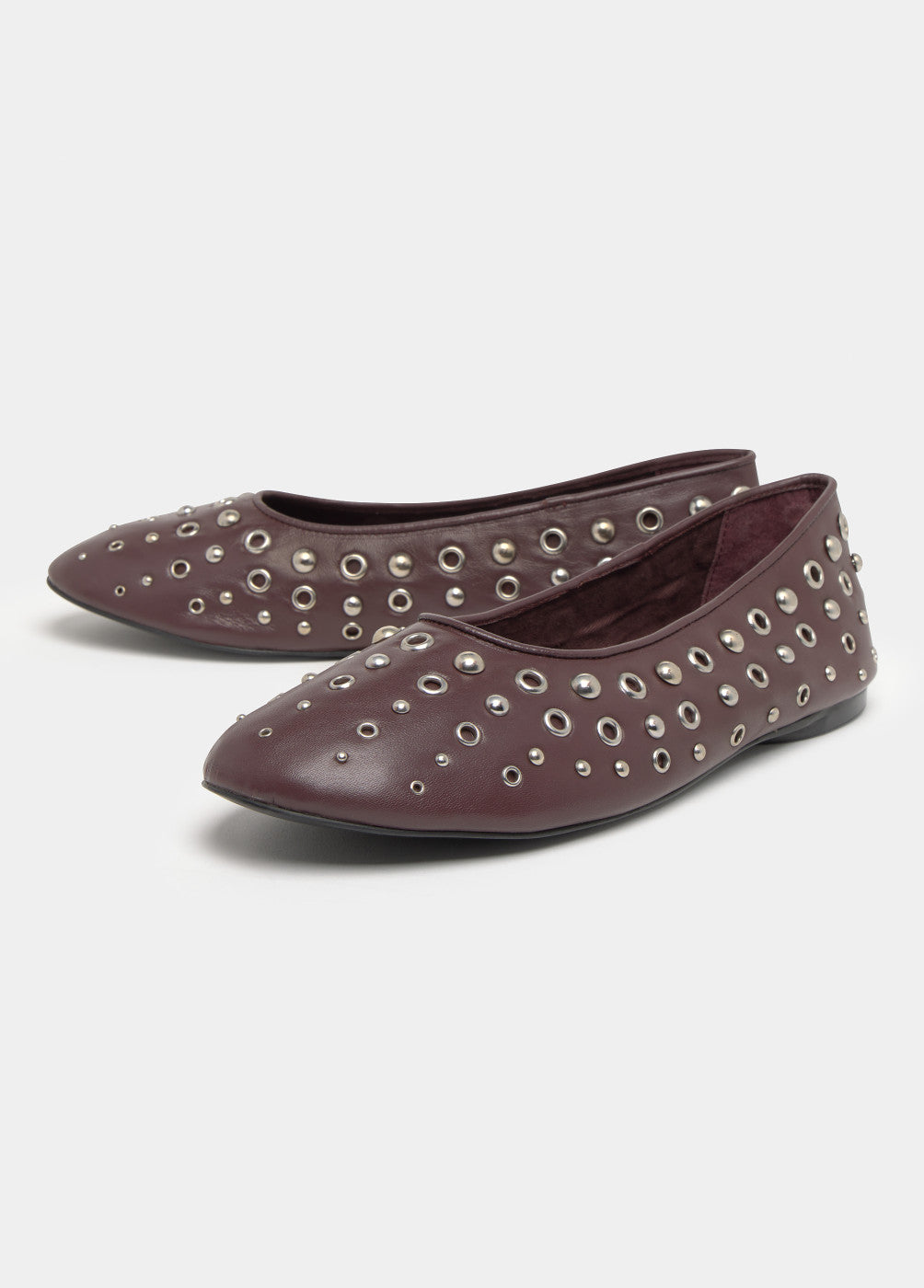 Bailarina eyelets y tachas cuero