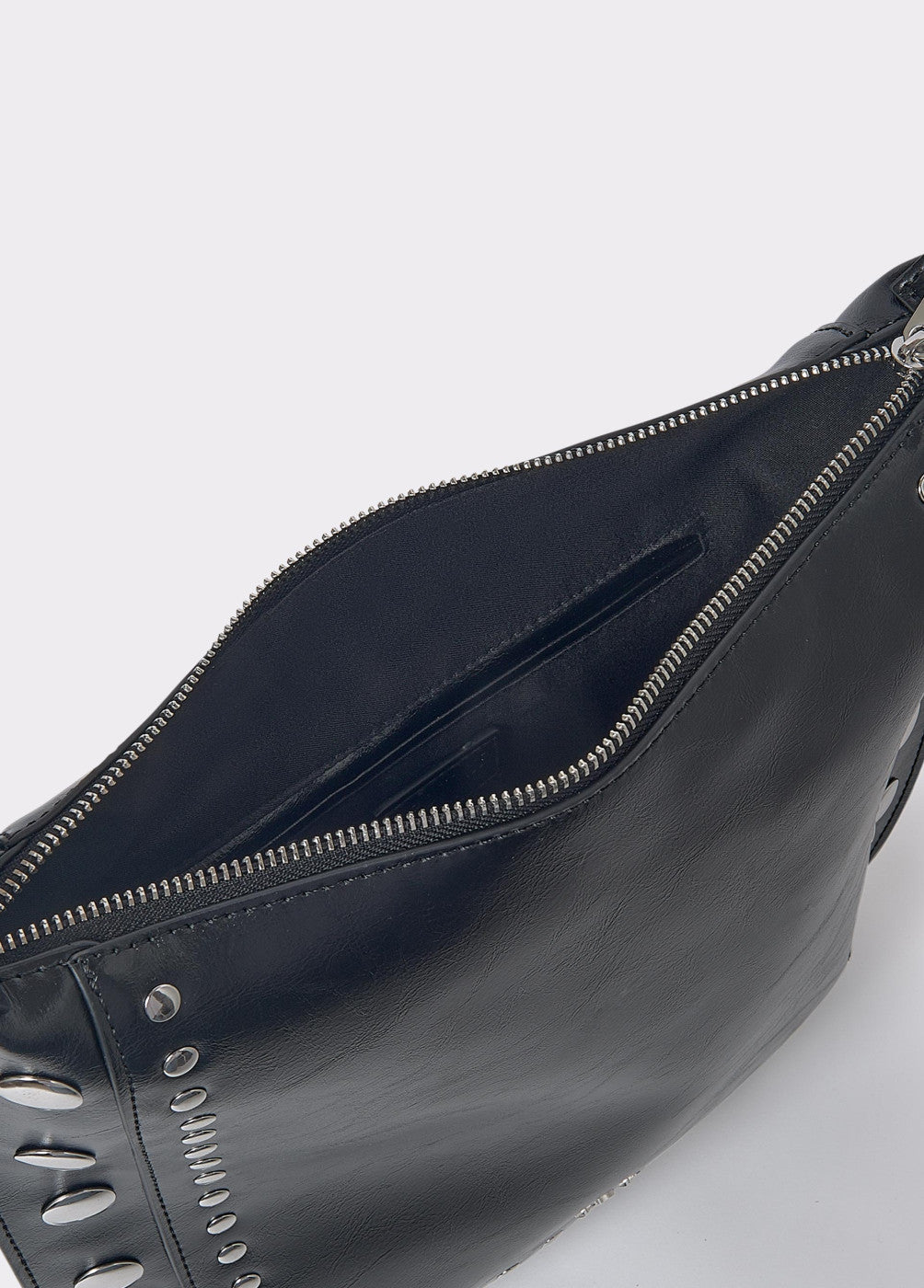 Bolso tachas