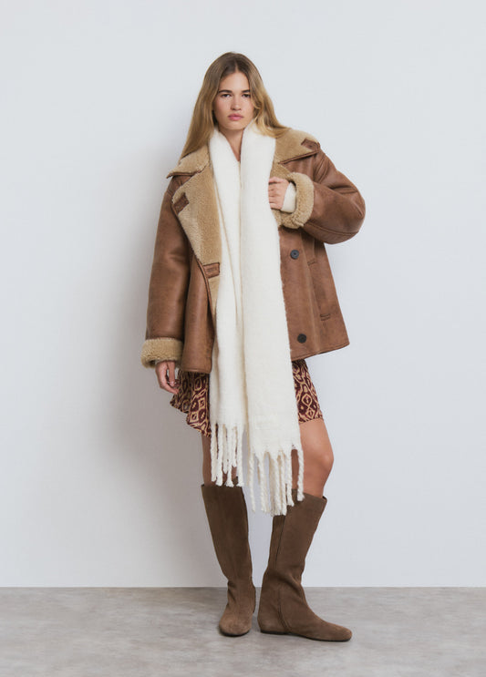 Bufanda gruesa lisa con flecos