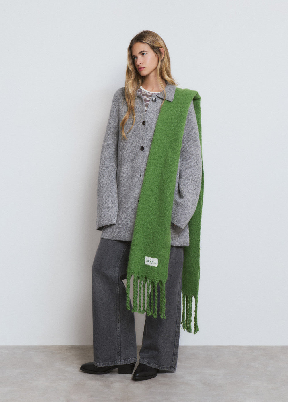 Bufanda gruesa lisa con flecos